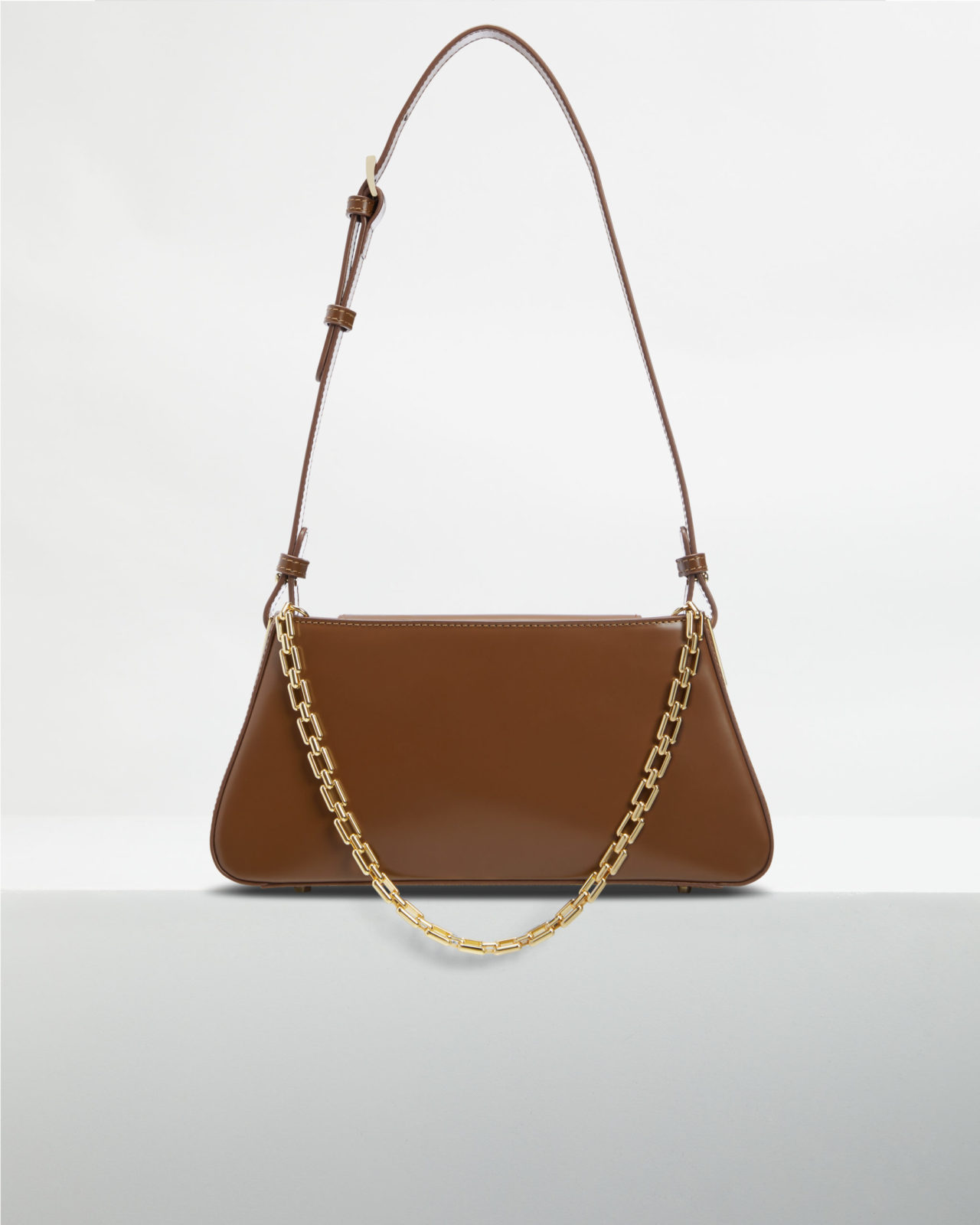 An elevated eCommerce handbag product image captured by I Heart Studios.